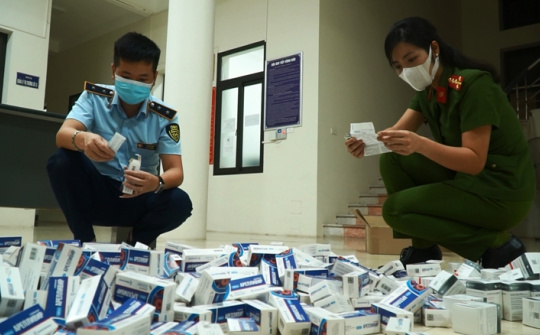 Lực lượng chức năng Hà Nội chặn đứng nạn buôn lậu trang thiết bị, vật tư y tế